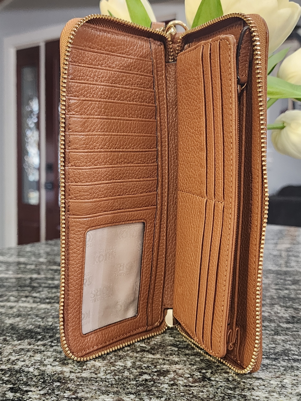 Michael Kors Black and Tan Tote with Matching Tan Wallet- NWOT - Picture 13 of 15